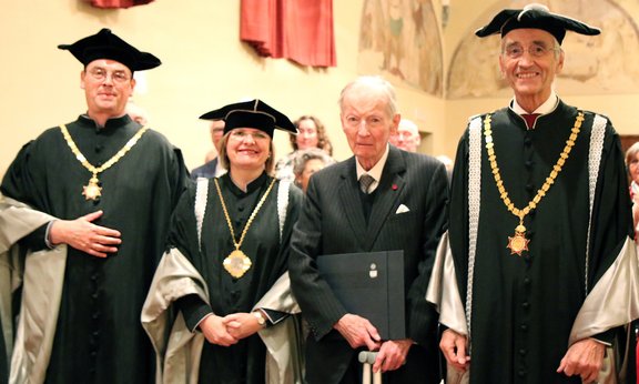 Gruppenfoto Verleihung des Ehrendoktorats an Brian McGuinness