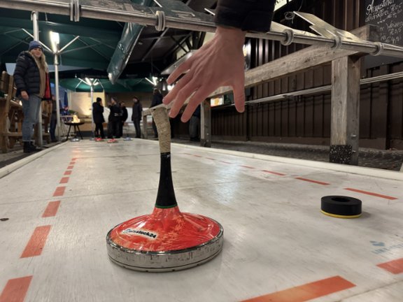 Weihnachtsfeier 2025 Eisstockschiessen Bahn