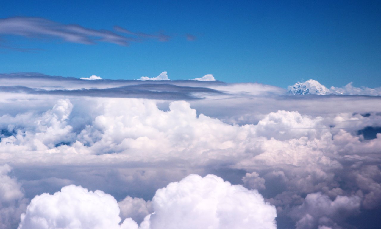 Wolken über dem Himalaya