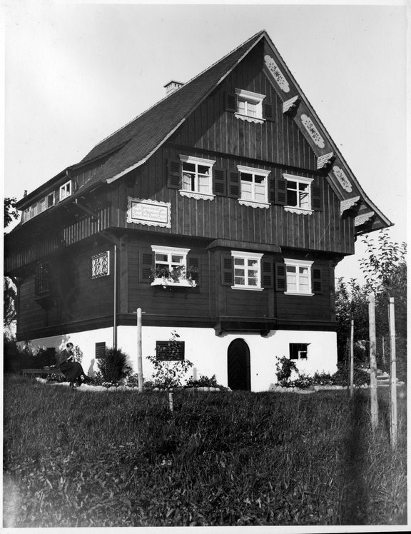 Das Haus "Heimat" als Wohnhaus aufgestellt im Stromayrweg 9. Foto: Anneliese Spangehl