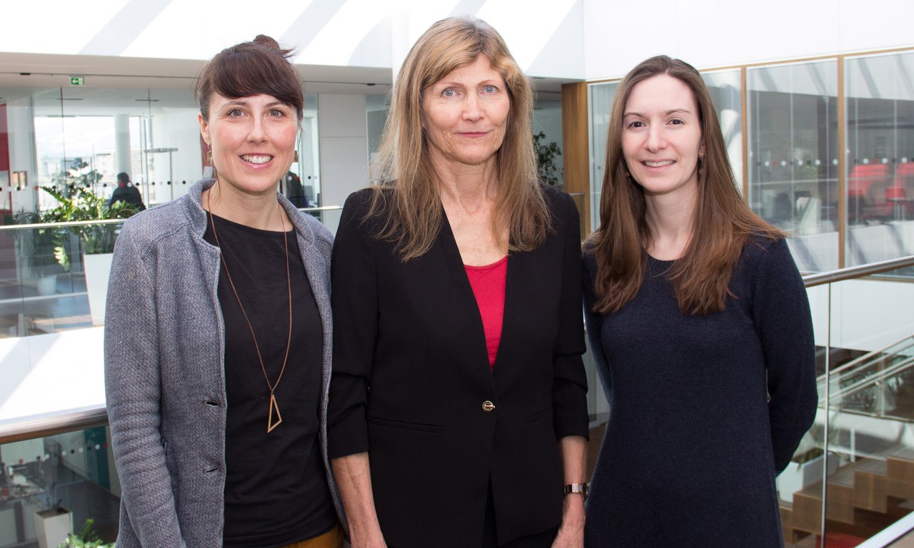 Ingeborg Hochmair mit Ivana Stiperski und Gina Moseley