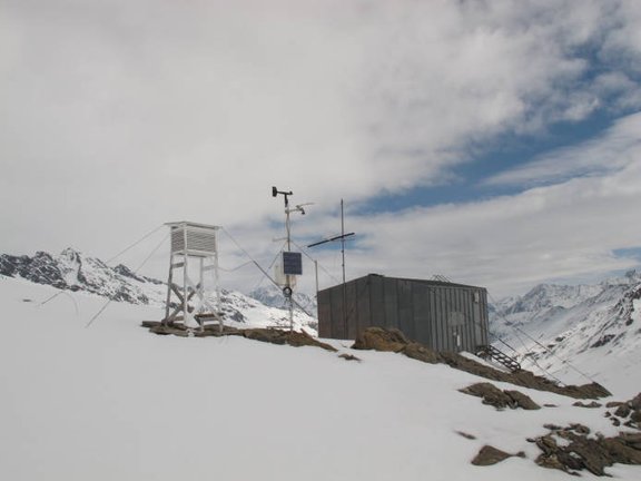 The Hintereisferner Research Station (3026m a.s.l). Photo R. Prinz