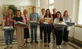Gruppenbild Teilnehmende am Firmenlauf mit Rektorin Sexl