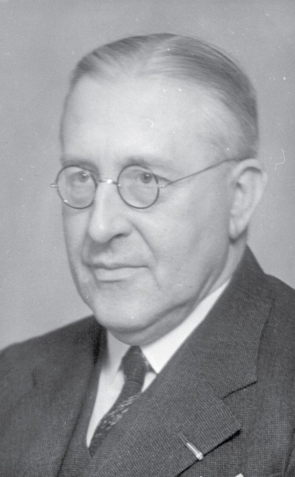 Victor Franz Hess (1935)