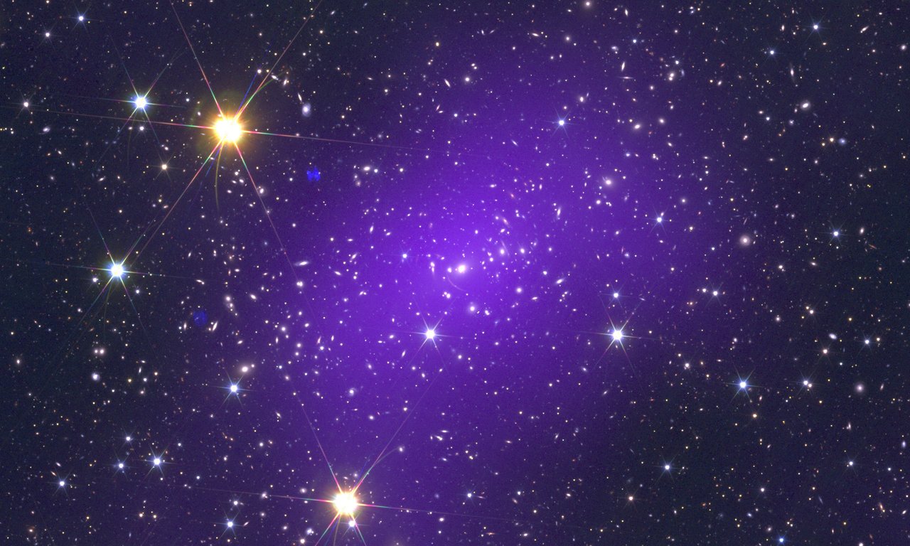 Bild von Sternenhimmel mit violettem Fleck