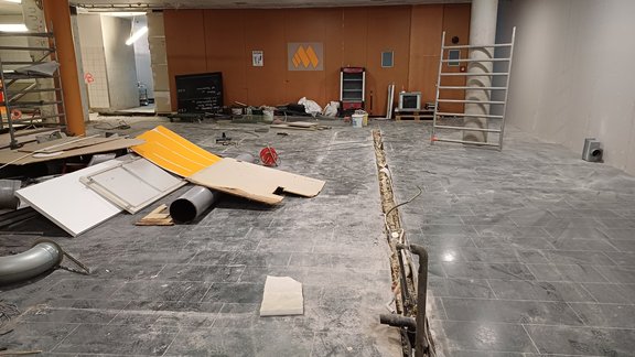 Abbrucharbeiten Gastraum alte Mensa