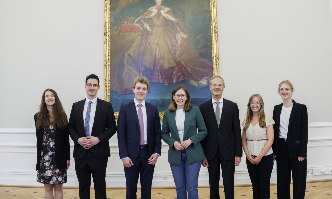 Gruppenbild der Teilnehmer:innen