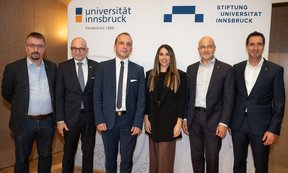 Foto von Thomas Monz, Armand Hausmann, Paul Konsbruck, Jasmin Güngör, Gregor Weihs und Philipp Unterholzner