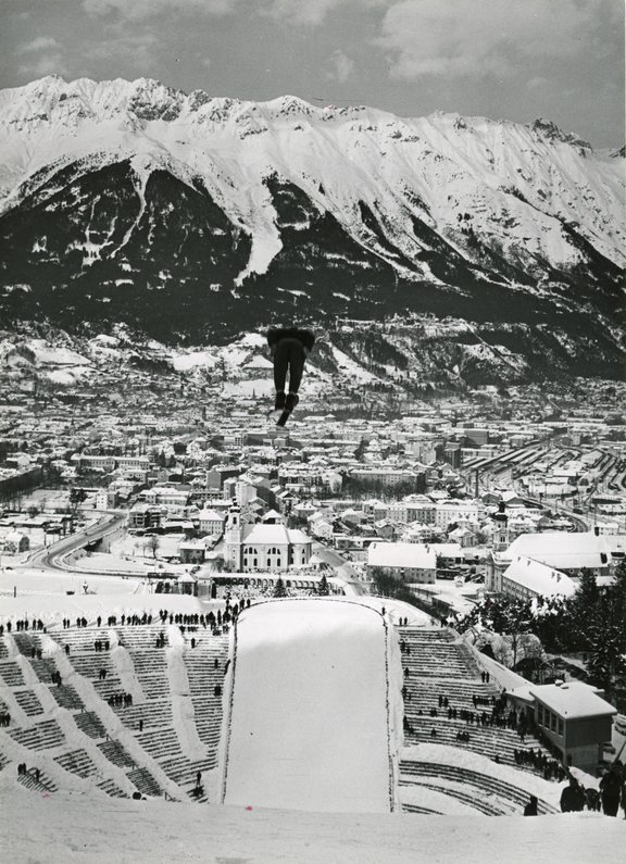 Stadtarchiv, Sprungschanze während dem Bewerb.