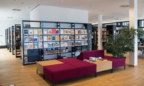 Innenansicht der Bibliothek Haus der Musik Innsbruck.