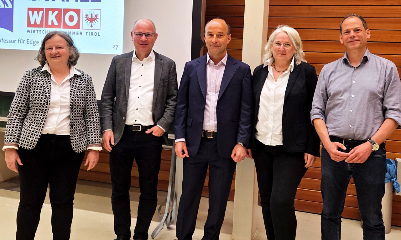 v.l. Dekanin Ruth Breu, Jörg, Radu Prodan, Vizerektorin Janette Walde, Institutsleiter Georg Moser
