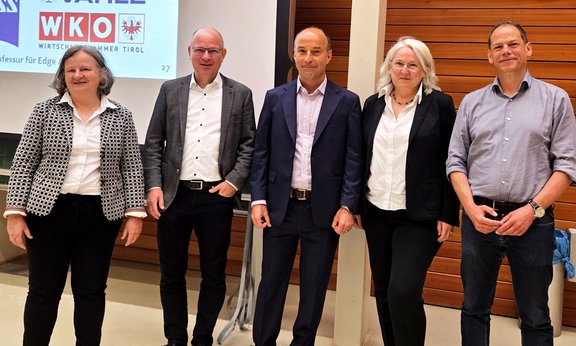 v.l. Dekanin Ruth Breu, Jörg, Radu Prodan, Vizerektorin Janette Walde, Institutsleiter Georg Moser