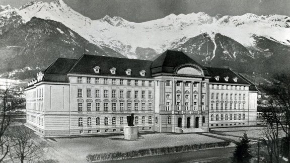 Uni Innsbruck Hauptgebäude altes Bild