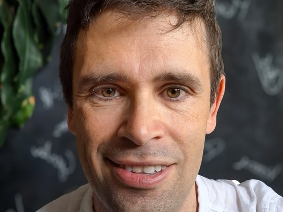 Porträtfoto Robert Hafner