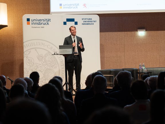 Foto von Thierry Ewert auf der Bühne