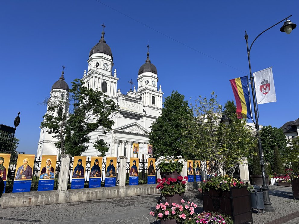 Außenansicht einer Kirche in Rumänien