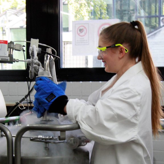 Teilnehmerin bei einem Praktikum