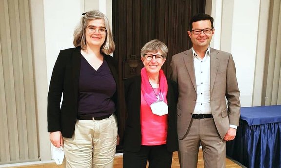 Lisa Pfahl, Theresia Degener und Andreas Müller bei der Eröffnung einer neuen Vortragsreihe an der Rechtswissenschaftlichen Fakultät.