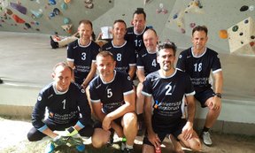 Das Fußballteam der Universität Innsbruck.