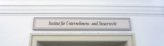 Unter­neh­mens- und Steu­er­recht
