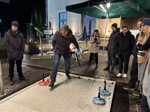Weihnachtsfeier 2025 Eisstockschiessen Oliver