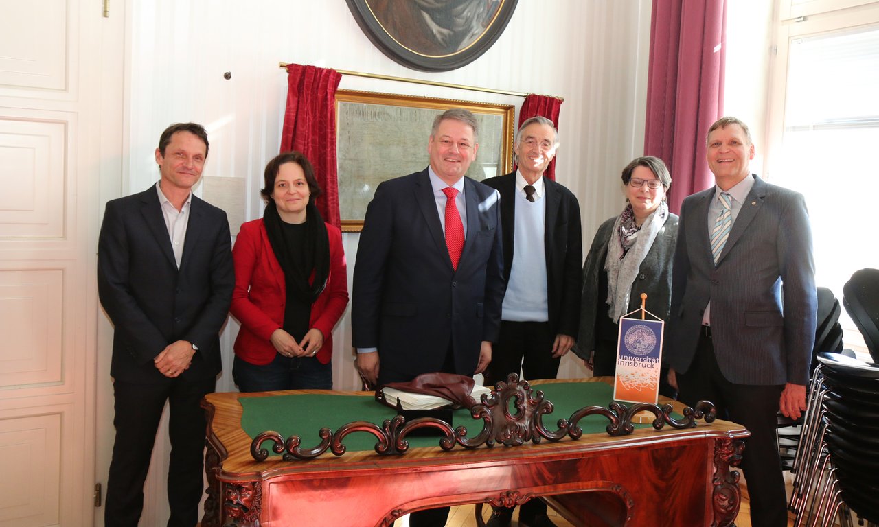 Rupprechter wird von Rektor Märk und dem Rektorenteam empfangen.