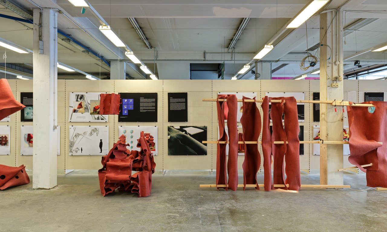 Bild der Ausstellung Halfforms Halfway