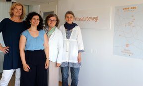 Gruppenfoto: Das Literaturhaus-Team Kristin Jenny, Gabriele Wild, Anna Rottensteiner und Verena Gollner