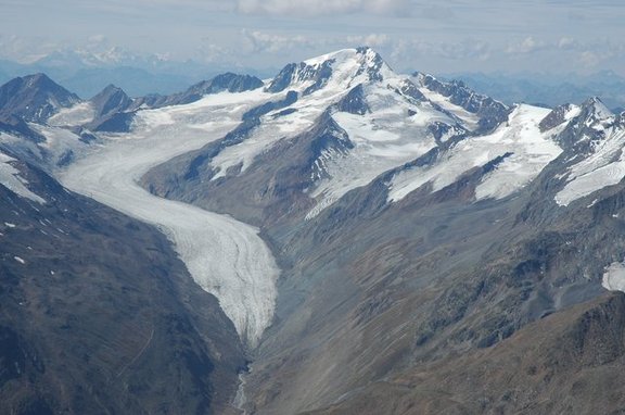 Bild des Hintereisferner aus dem Flugzeug von oben gemacht.