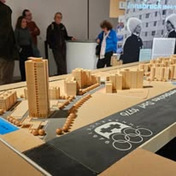 Führung durch Ausstellung "Bauten für Olympia. Innsbruck 1964/1976." im Archiv für Bau.Kunst.Geschichte. 2026.