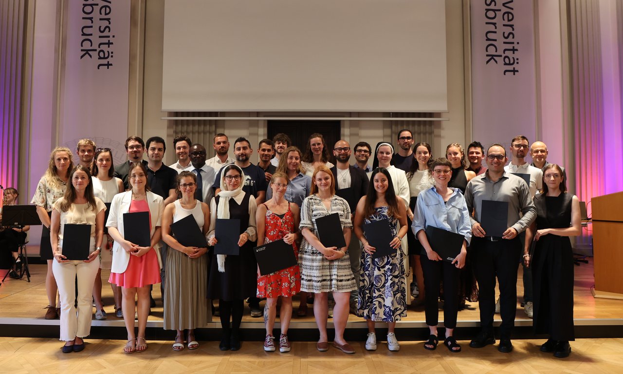 Gruppenfoto aller Preisträger:innen