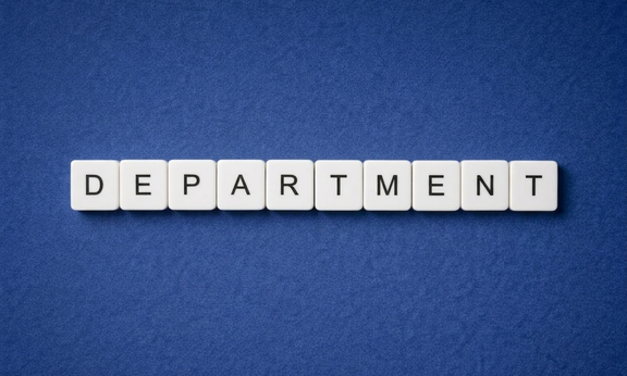 Blaue Schrift auf weissem Grund