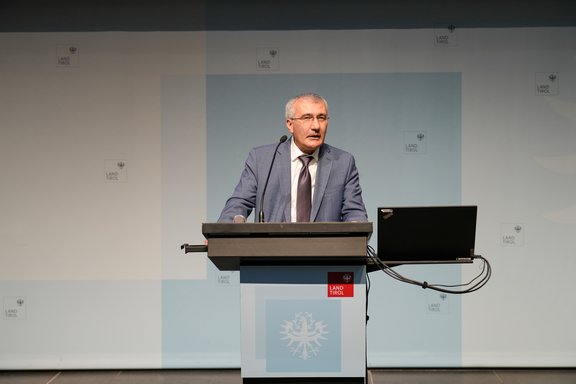 Abdullah Takim beim Iftar-Essen im Landhaus