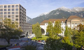 Blick Agnes-Heller-Haus und Hauptgebäude