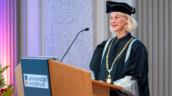 Begrüßung durch Rektorin Sexl