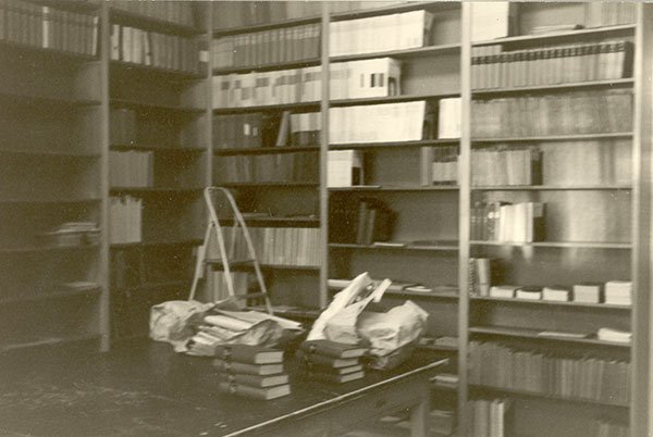 Das Brenner-Archiv in den Räumlichkeiten im Untergeschoß des Hauptgebäudes der Universität, 1970er Jahre