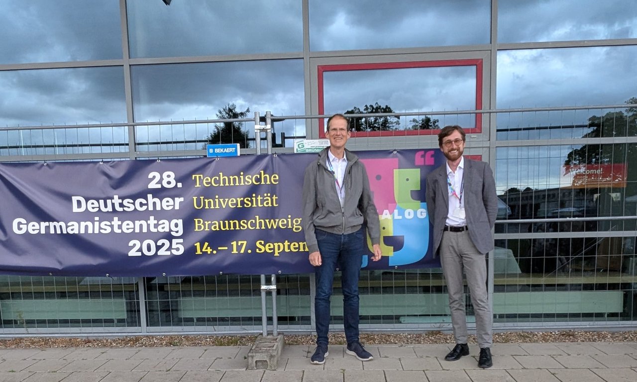 Johannes Odendahl und Gernot Knittelfelder vor der TU Braunschweig