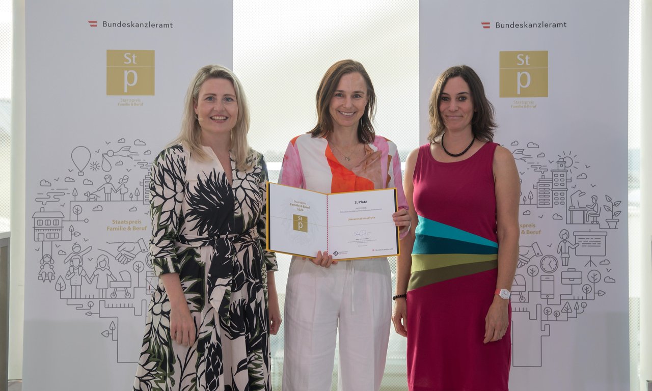 Ministerin Susanne Raab, die Leiterin der Personalentwicklung Isabella Göschl und Miriam Ruiz-Peyre