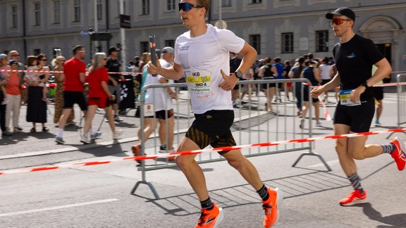 Läufer:innen beim Stadtlauf