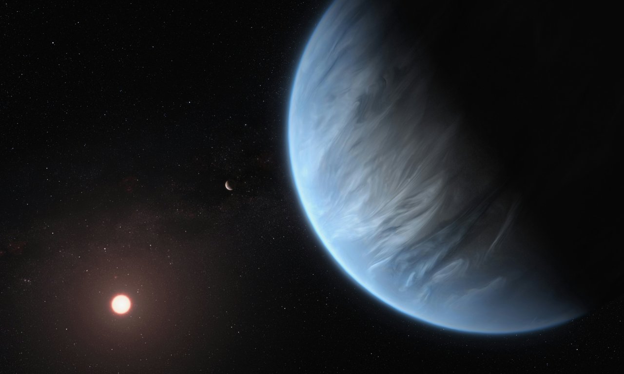 Symbolbild von einem Planeten, einer Sonne und einem dazugehörigen Mond.