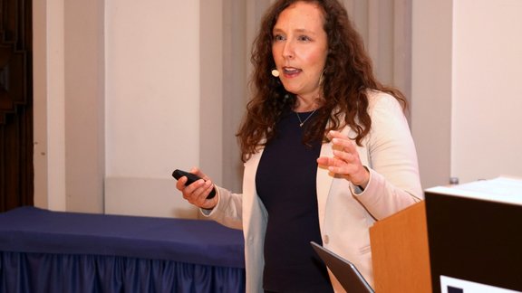 8_keynotetalk_randall1