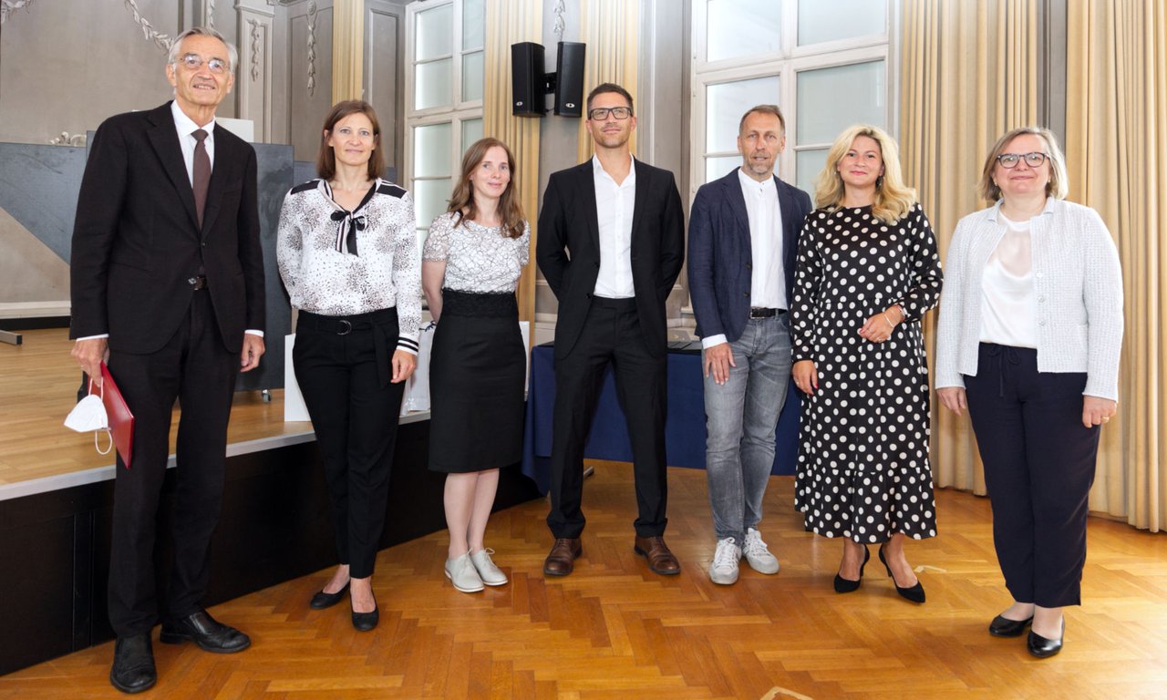 Gruppenbild mit den Preisträger*innen