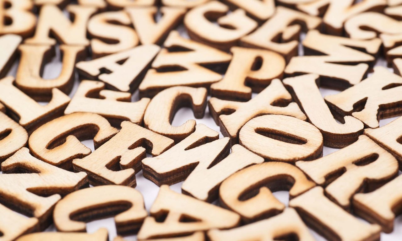 Buchstabensalat aus Holz