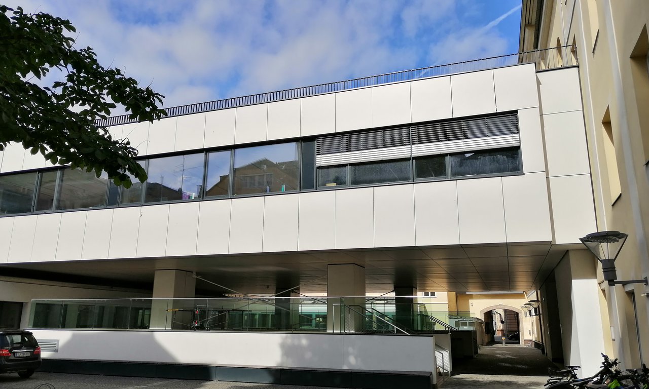 Bundesrealgymnasium Innsbruck Adolf-Pichler-Platz.