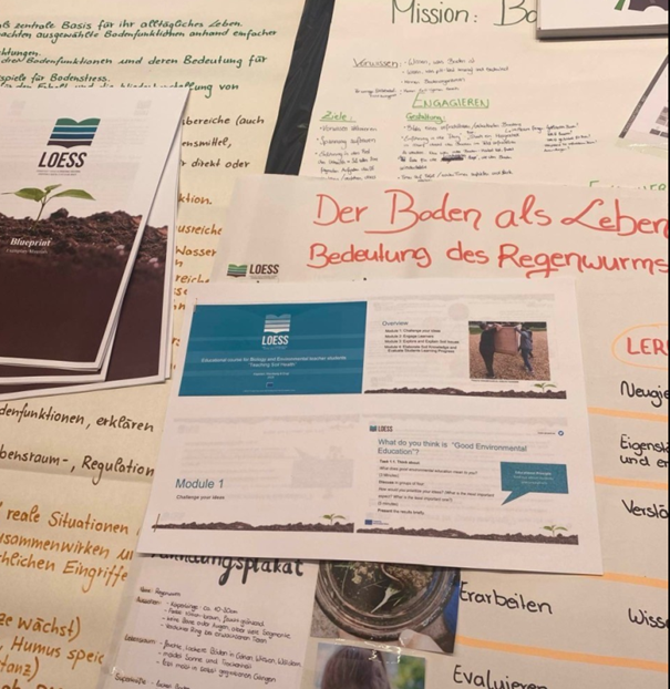 Infobroschüren und Arbeitsmaterialien ausgestellt beim LOESS Symposium in Barcelona