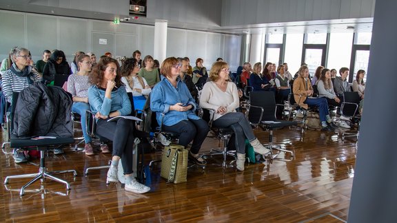 Publikum bei der Veranstaltung „Innsbruck trifft“