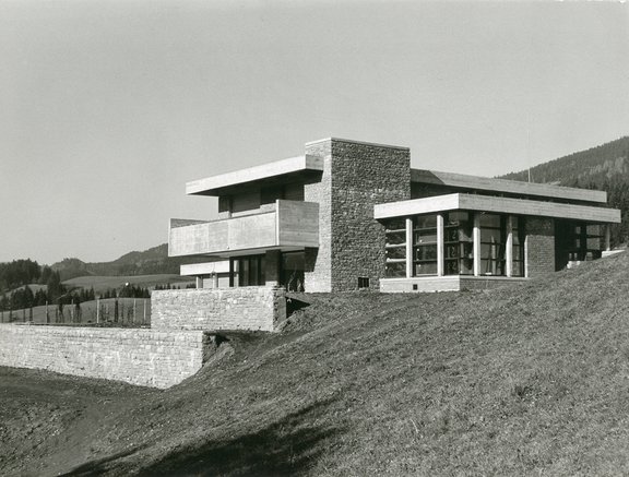 Stigler & Stigler, Villa Broschek, Mag.-Helga-Broschek-Weg 7, Fieberbrunn (1963). © Archiv für Bau.Kunst.Geschichte, Nachlass Stigler & Stigler.