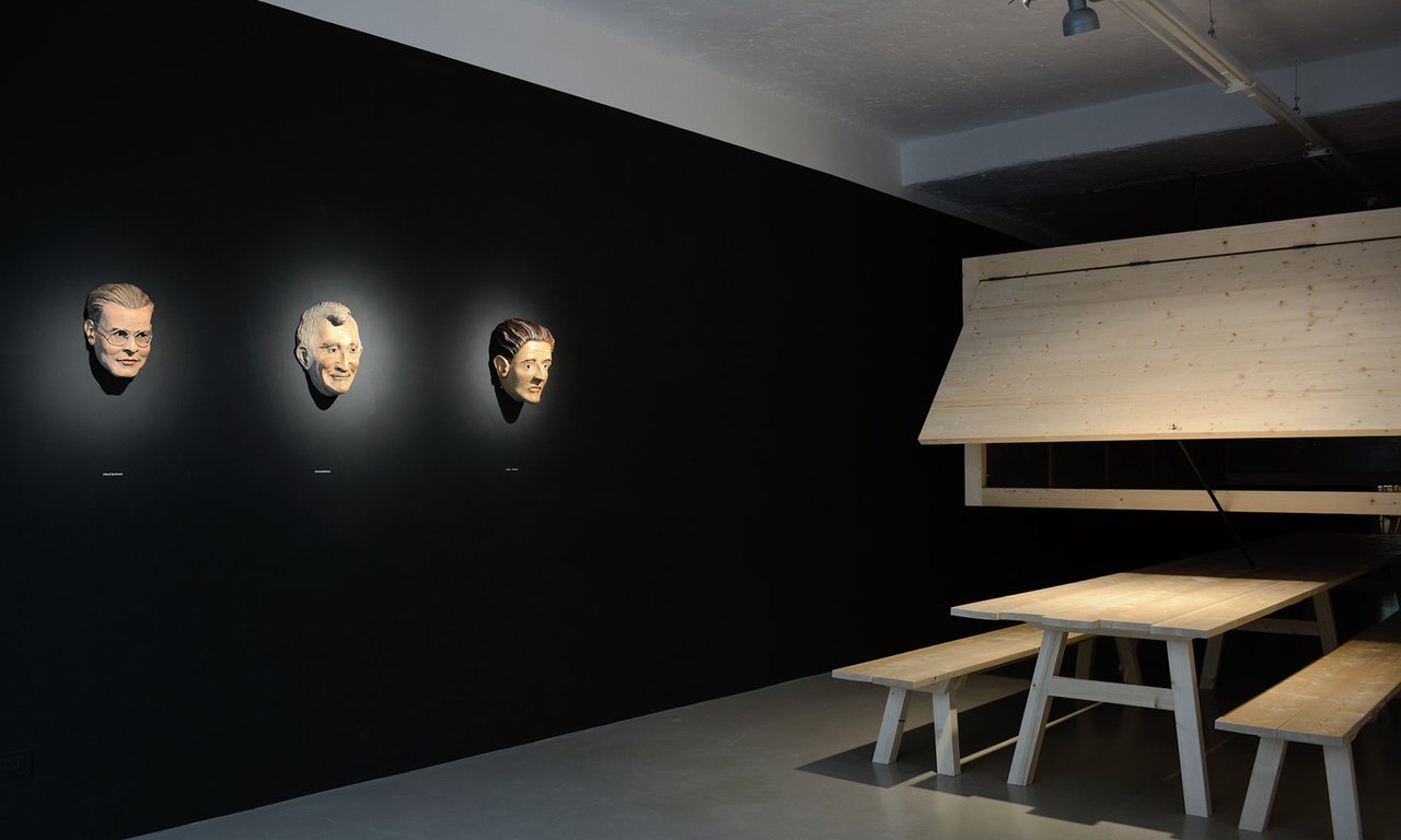 Blick auf einen Teil der Ausstellung im Rahmen der Tagung "Innovation in Tradition"