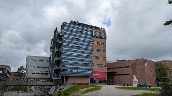 Zu sehen ist die Universität Agder in Kristiansand.