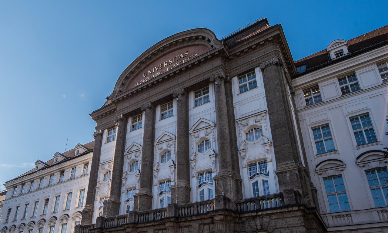 Hauptgebäude
